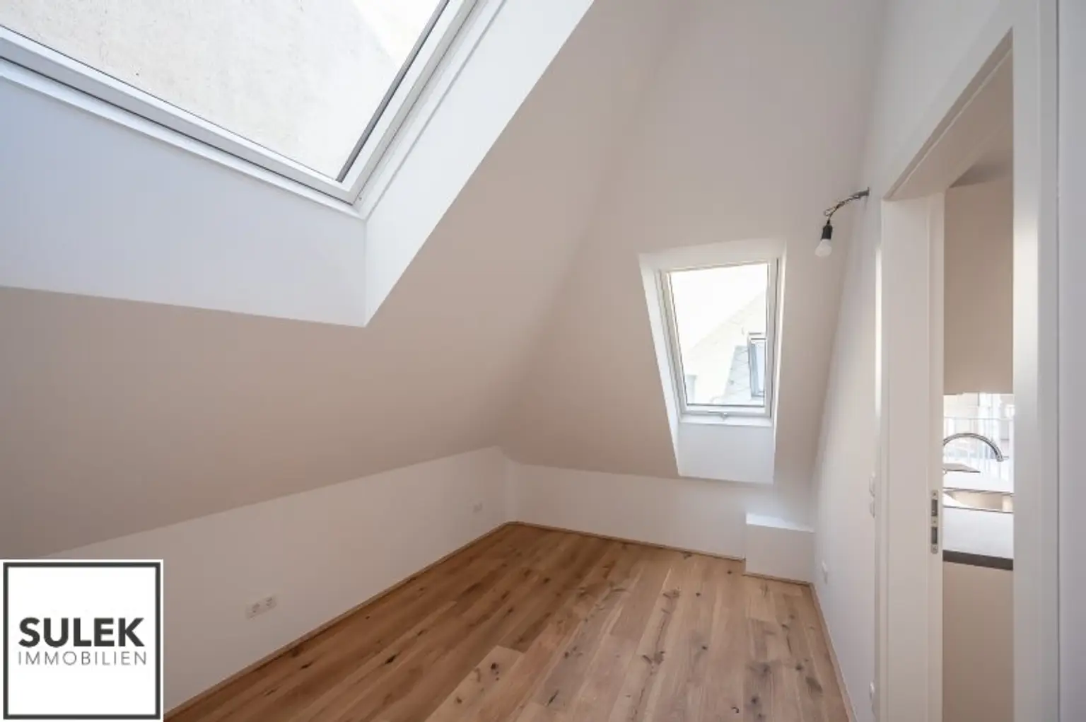 lichtdurchflutete und hochwertig ausgestattete Single-DG-Maisonette in der Czerningasse