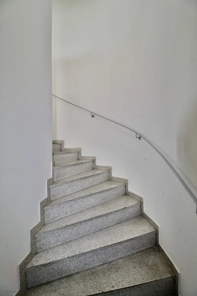 BADA3917-1002-4274-927B-B4BFD38B2CCD_1_201_a