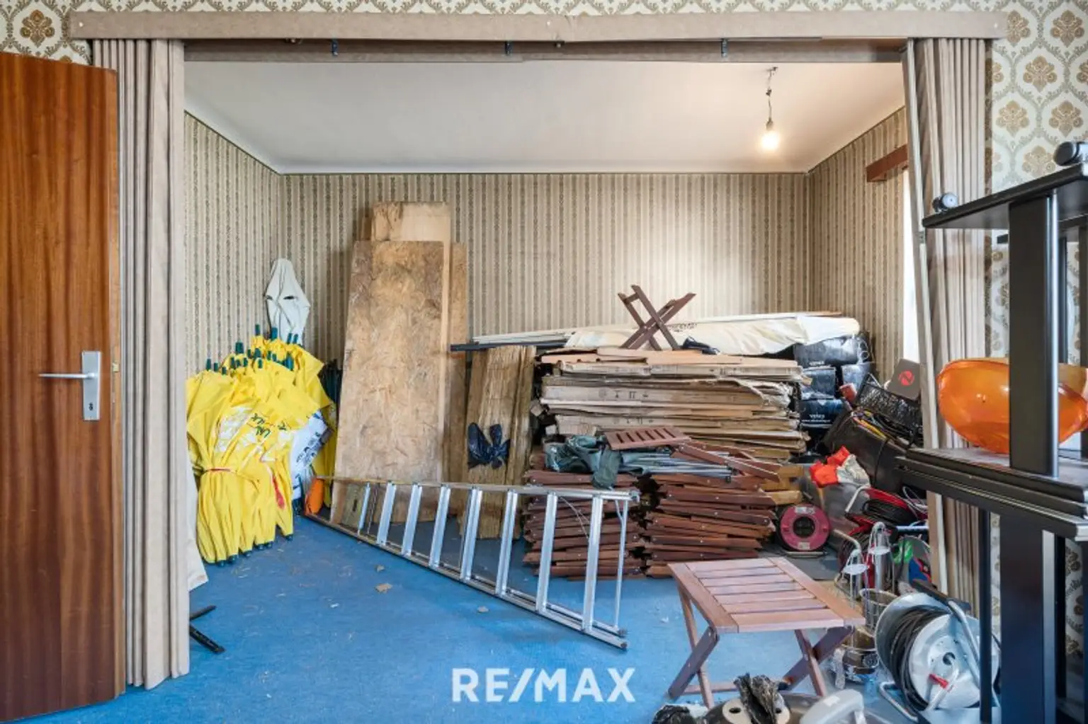 Renovierungsbedürftiges Einfamilienhaus mit Garten und Garage – Ihr neues Zuhause in Toplage