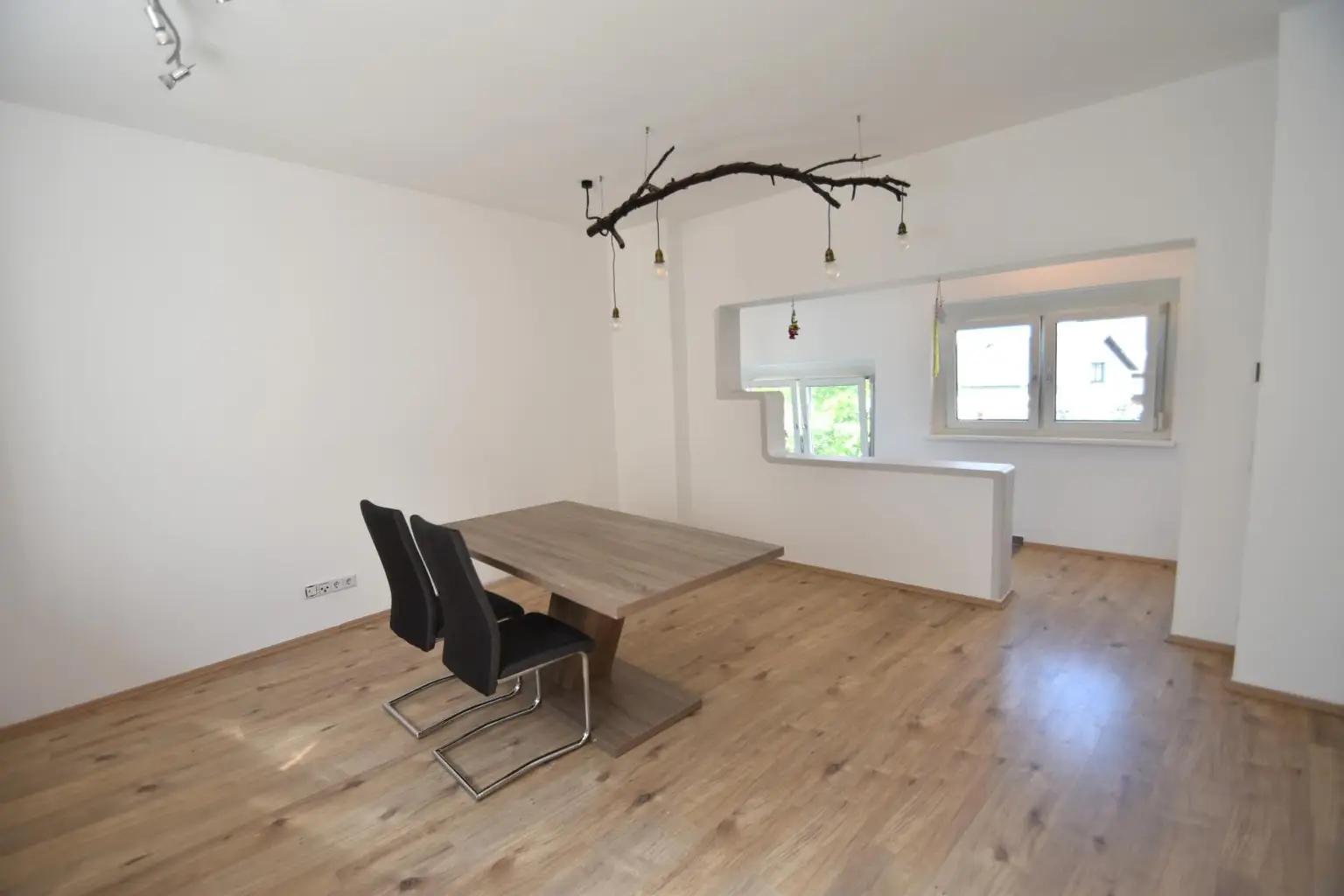 Modern sanierte 2-Zimmer Wohnung im Ortszentrum