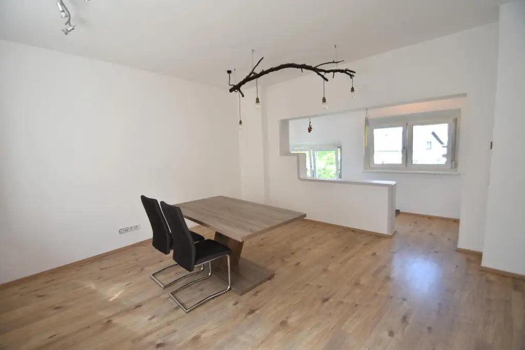 Modern sanierte 2-Zimmer Wohnung im Ortszentrum