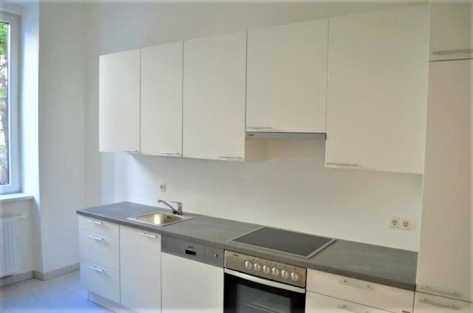 LAZARETTGASSE - NADLERGASSE, AKH-Nähe, sonnige 68 m2 Altbau, 2 Zimmer, Wohnküche, Wannenbad, Parketten, SAT/TV, 3. Liftstock