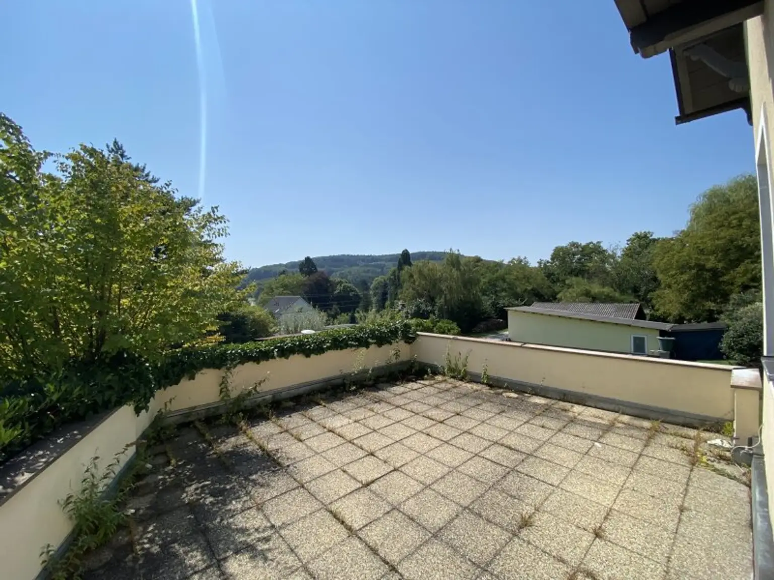 PREISREDUKTION + ALTVILLA + FERNSICHT + SONNIG + schöner GARTEN + PERFEKTE Einteilung!