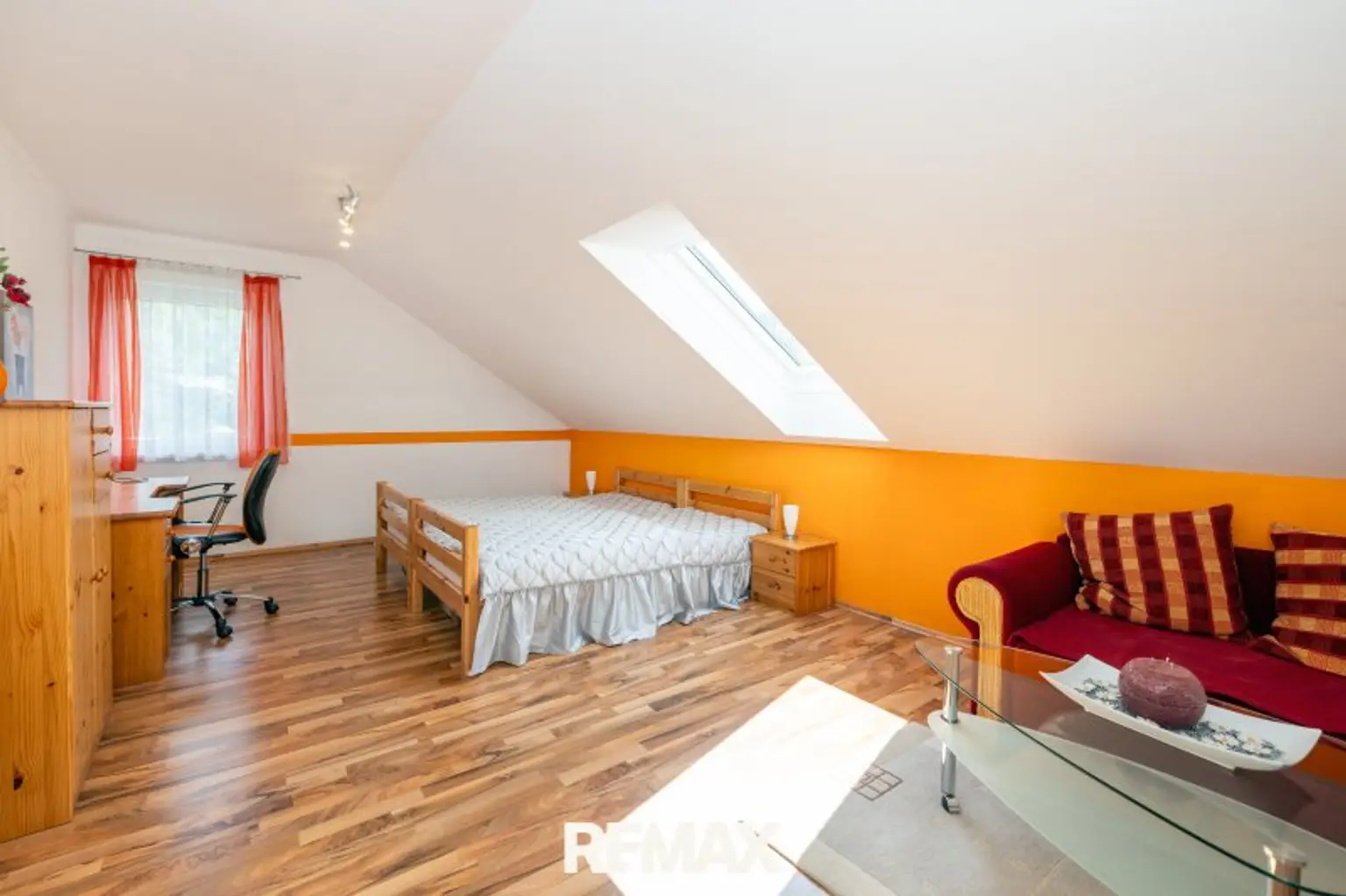 Schlafzimmer 2 OG