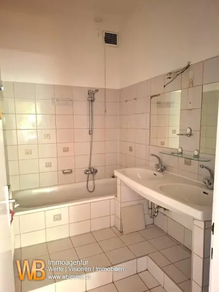 Beste Lage Neusiedl am See: 3 Terrassen, 10 Zimmer, 230m² Wohnfläche, Garten & Seeblick