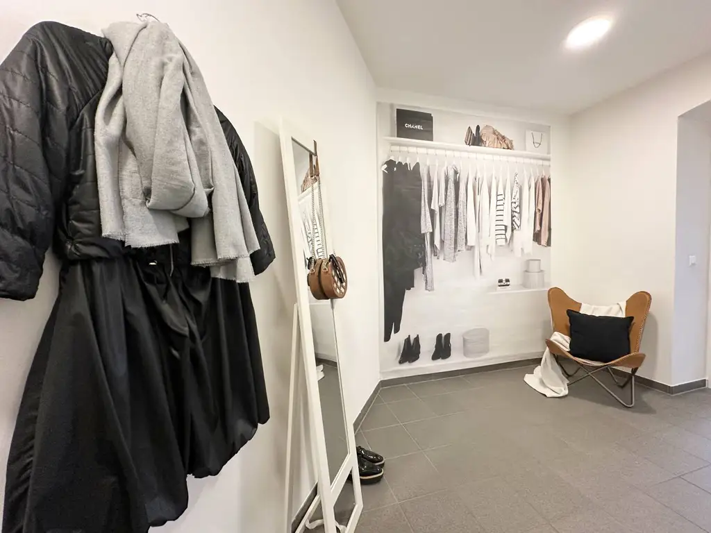 1-Zimmer-Altbau mit separater Küche – frisch renoviert & bezugsfertig