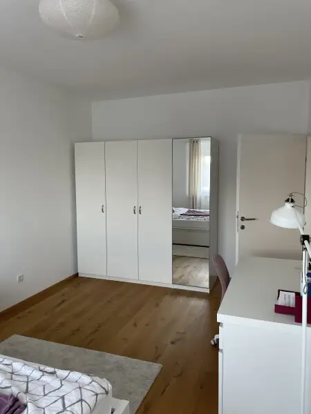 Schlafzimmer möbliert