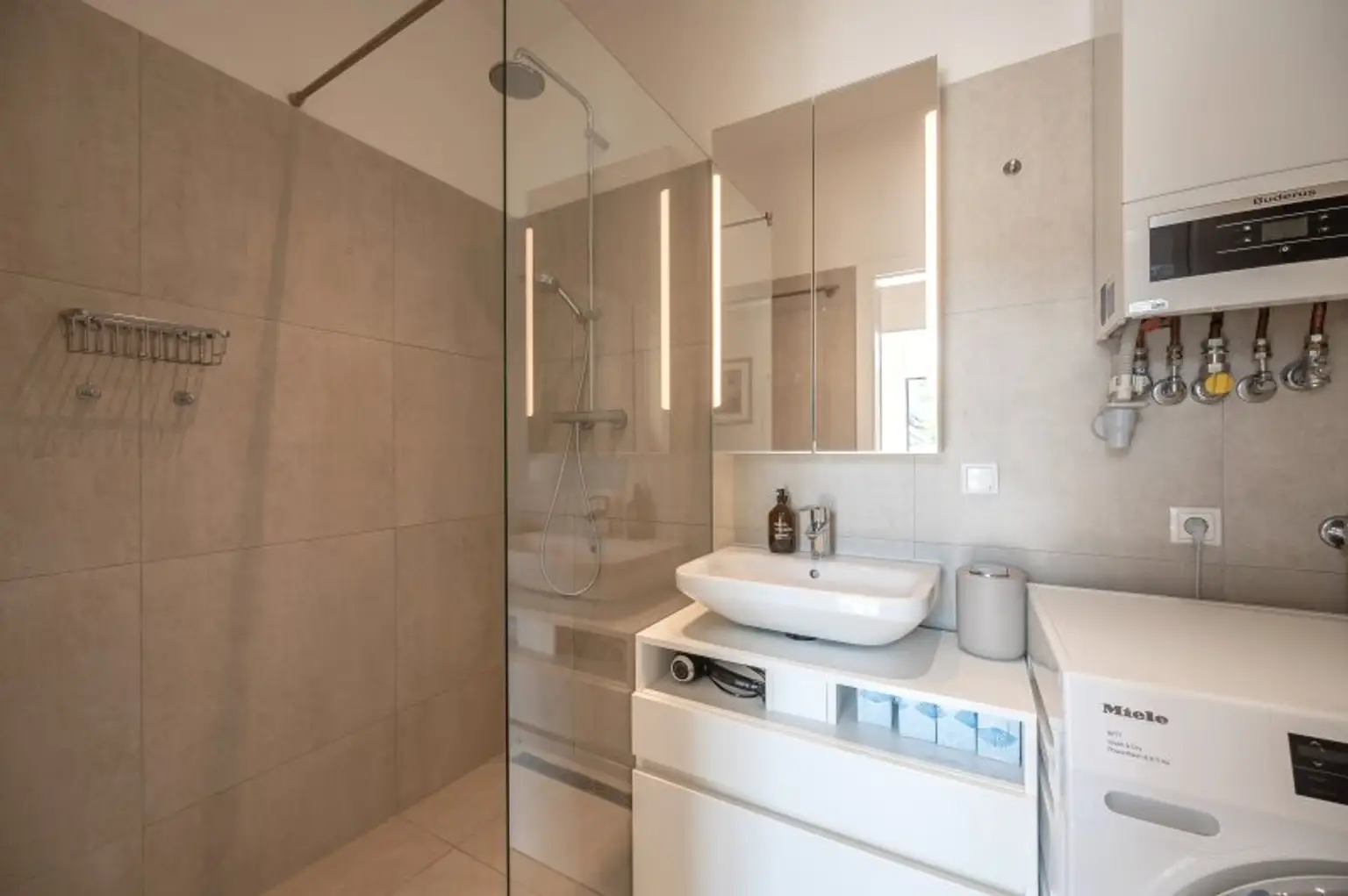++NEU++ Fantastische 3-Zimmerwohnung, mit Balkon, viel Licht und Charme!