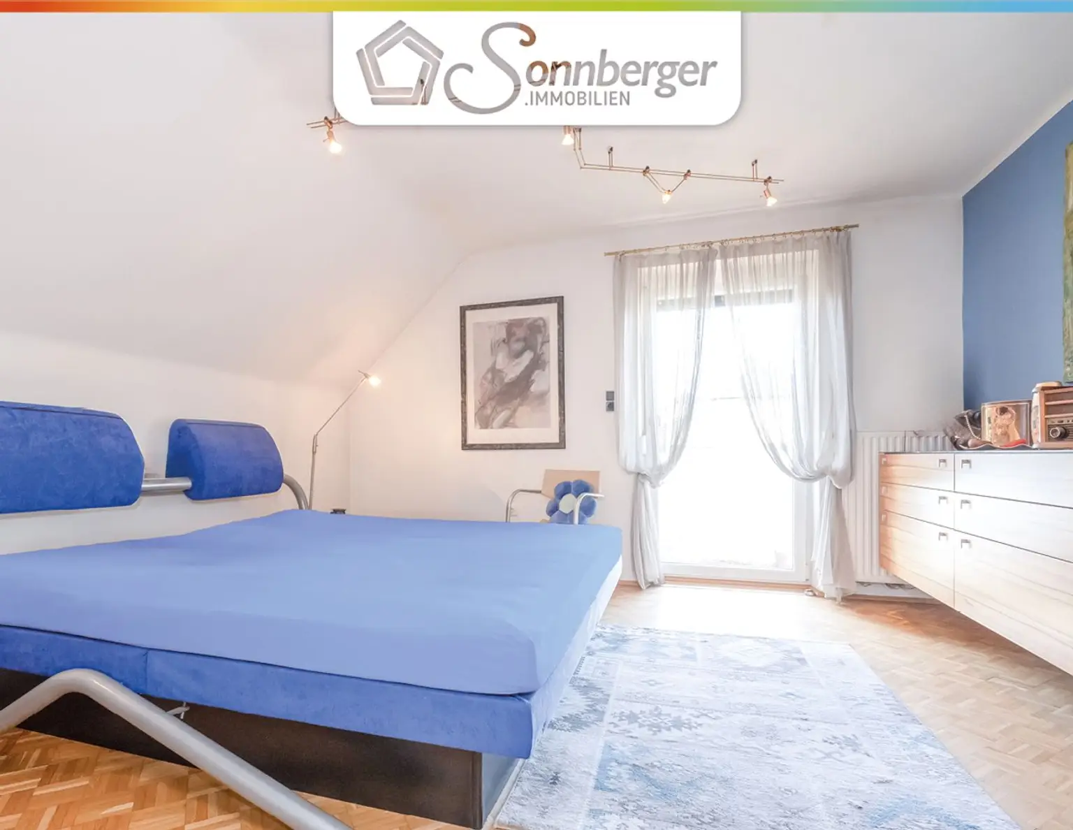 HERZSCHLAG - Doppelhaushälfte mit liebevollem Garten, Pool und Garage in Leonding