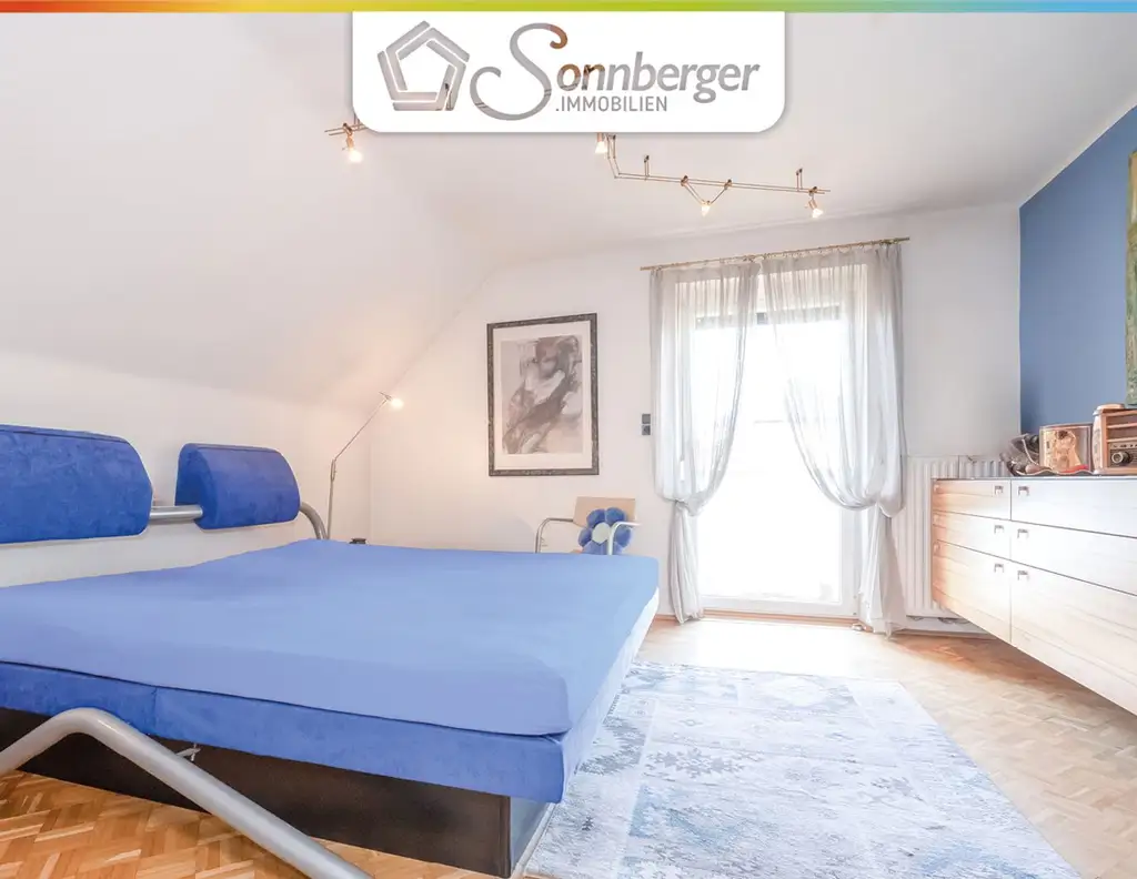 HERZSCHLAG - Doppelhaushälfte mit liebevollem Garten, Pool und Garage in Leonding