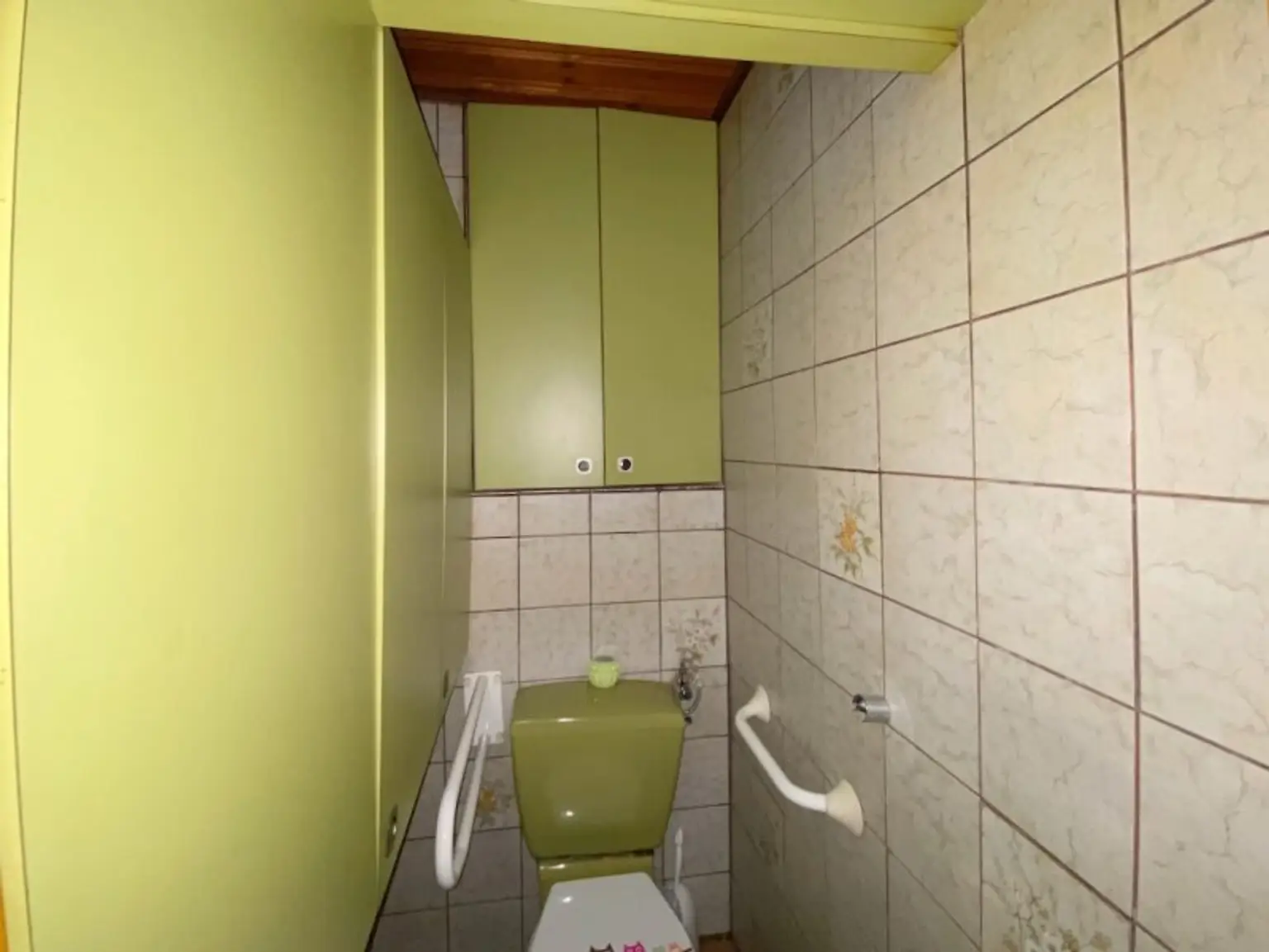 4 ZIMMER-Wohnung zu SANIEREN mit HOFSEITIGER LOGGIA