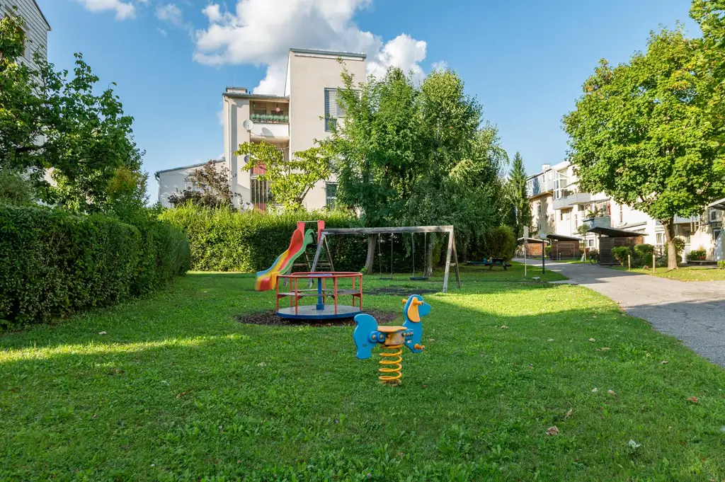 Charmante Maisonette-Wohnung mit Balkon und TG-Parkplatz