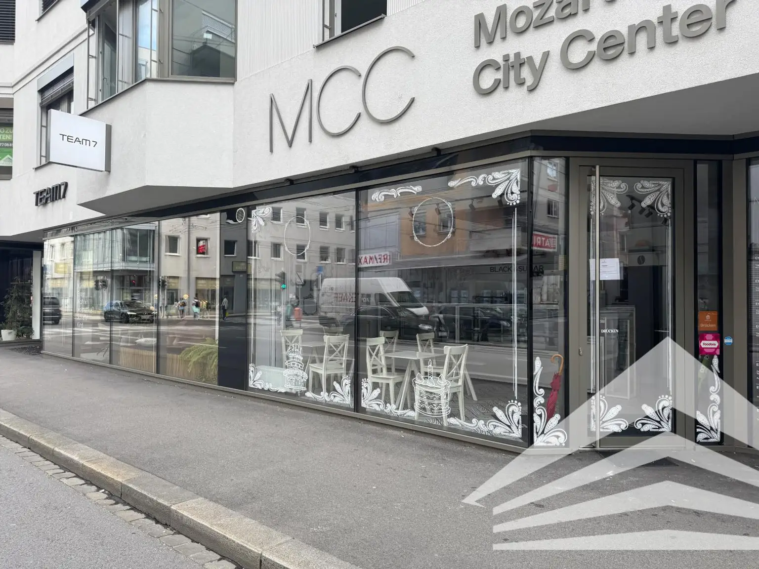 MOZARTSTRASSE - 64 m² Geschäfslokal mit großer Schaufensterfront in bester Innenstadtlage