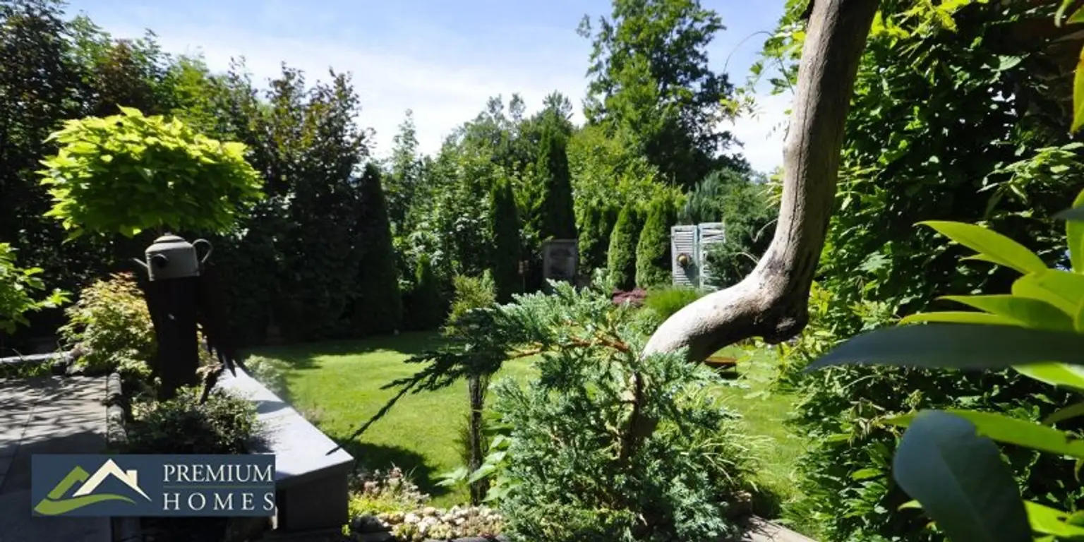 BREITENBACH am Inn - Großzügiges Einfamilienwohnhaus mit Terrasse, Balkon, Keller, Garage, zwei Carports, Garten, Gartenhaus, Geräte- und Holzschuppen