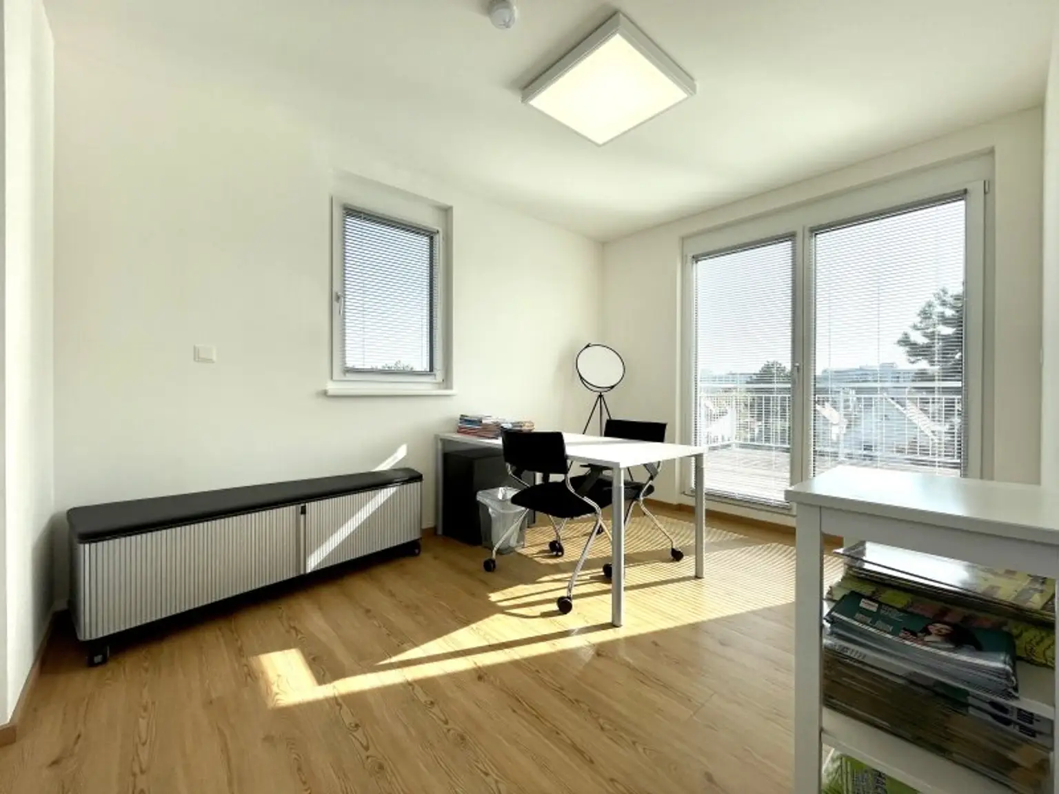 RARITÄT - PENTHOUSE MIT WINTERGARTEN UND TRAUMTERRASSE - KLIMAANLAGE UND ZWEI GARAGENPLÄTZE - TOP- INFRASTRUKTUR