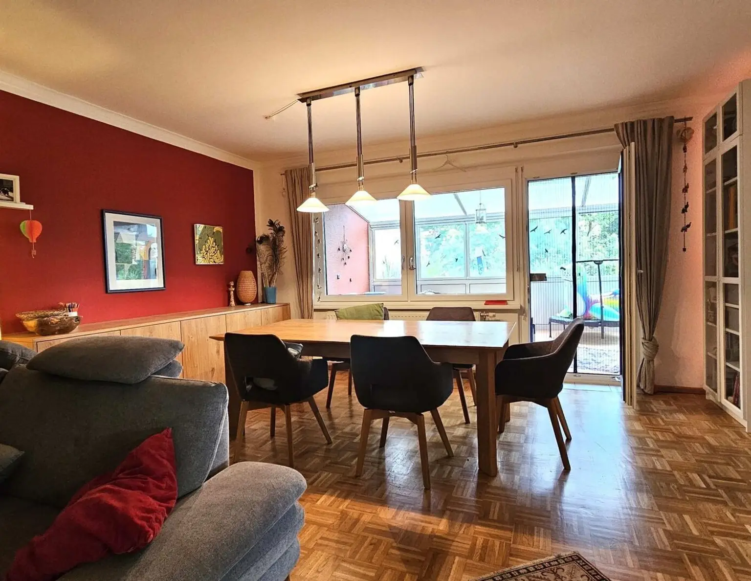 Ruhige Lage, großzügig, 4 Zimmer, Küche, Wintergarten, Terrasse, Parkplatz