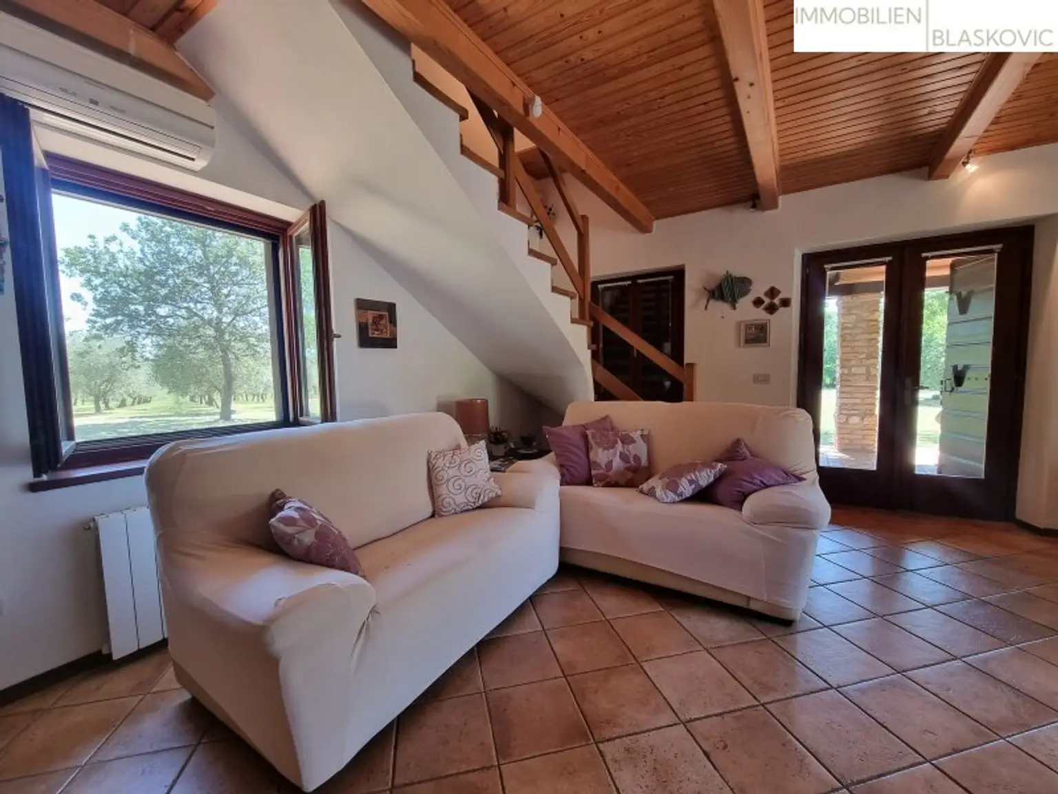 Rarität - Steinhaus auf einem Grundstück mit 17.700 m2 - teilweise touristische Zone!!