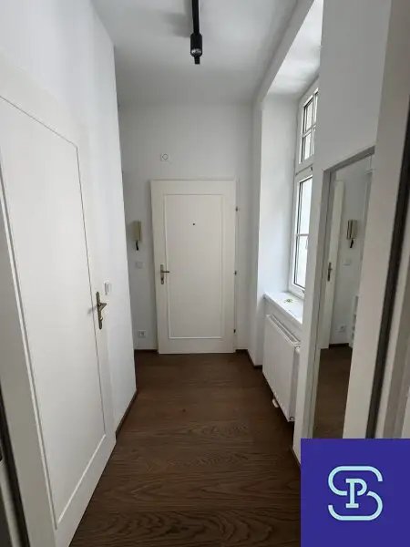 Provisionsfrei: Exklusiver 47m² Altbau mit Einbauküche und kl. Balkon in Toplage - 1080 Wien