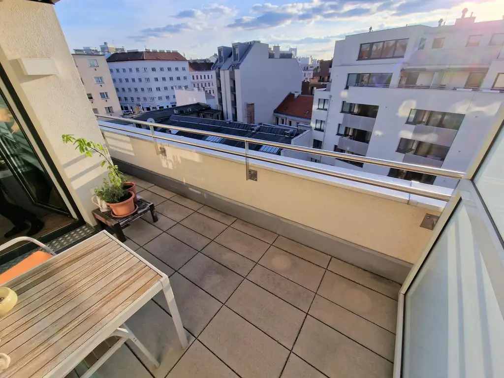 Moderne, westseitige DG-Terrassenwohnung - Nähe U4 und 5.Bezirk