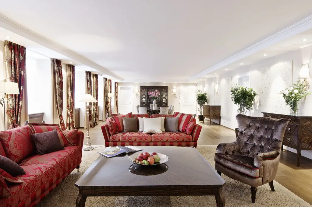 TOP-CITY-LAGE NÄHE PALAIS COBURG | LUXURIÖSE 7-ZIMMER WOHNUNG | EXKLUSIVE AUSSTATTUNG