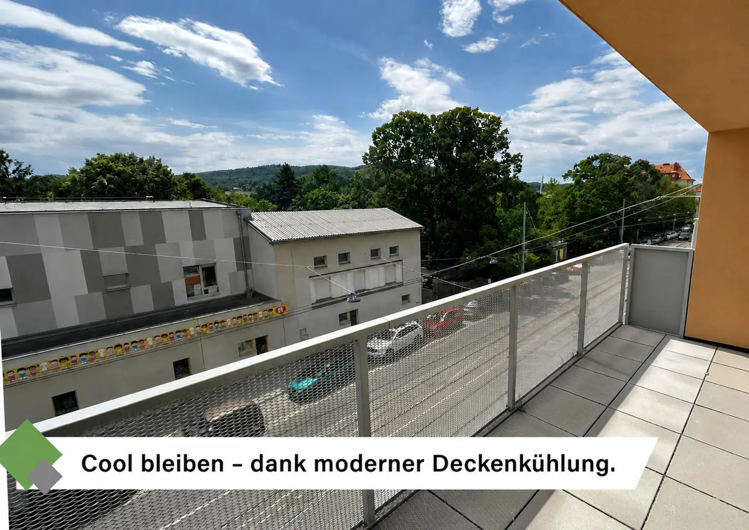 Deckenkuehlung_Balkon_Unkraut_entfernt