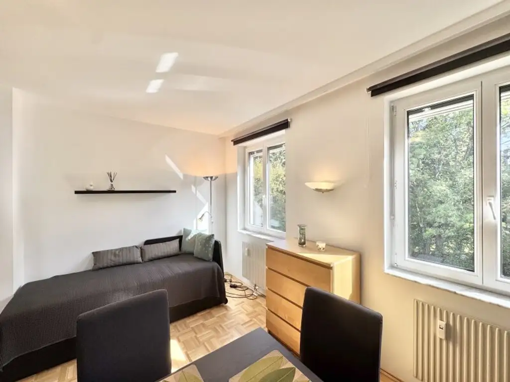 Helles, vollmöbliertes Studio in Ober St. Veit | Garagenstellplatz im Haus