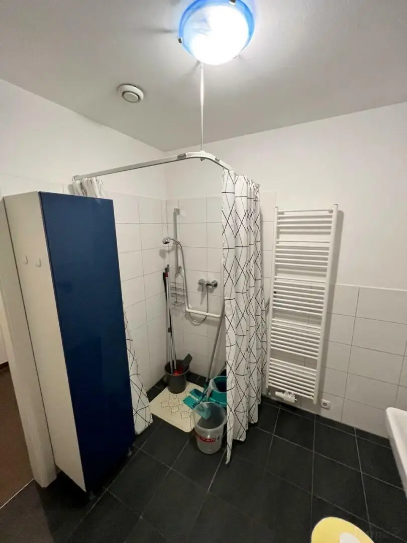ab 1.1.2026 - 2 Zimmer Wohnung mit befestigter Terrasse und Grünbereich im Innenhof, ideal für Haustiere!