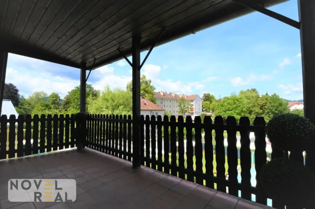 Sanierter Jugendstilaltbau mit Nebengebäude auf großem Grundstück mit Swimmingpool im Bezirk BADEN