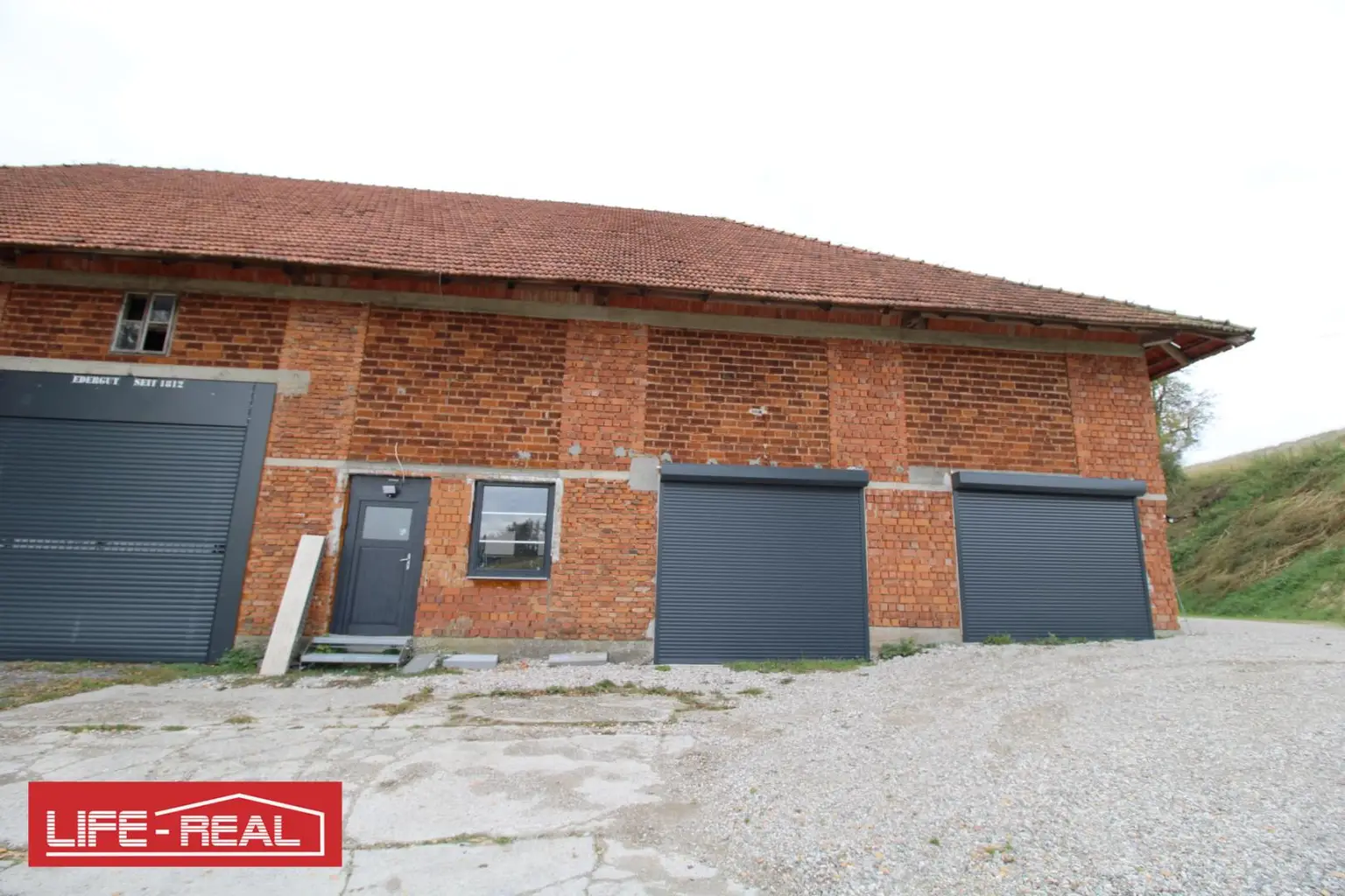 Zentral gelegenes Lager bei Allhaming mit optimaler Verkehrsanbindung