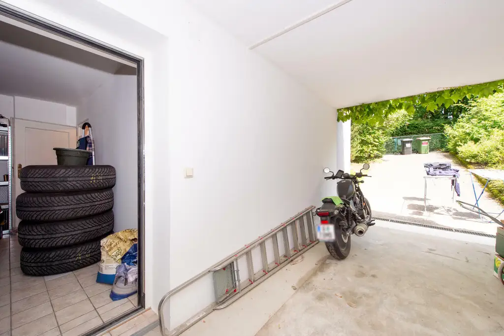 Exklusive Villa in bester Lage von Graz - privat, naturnah, perfekte Balance aus Komfort und Lebensqualität.