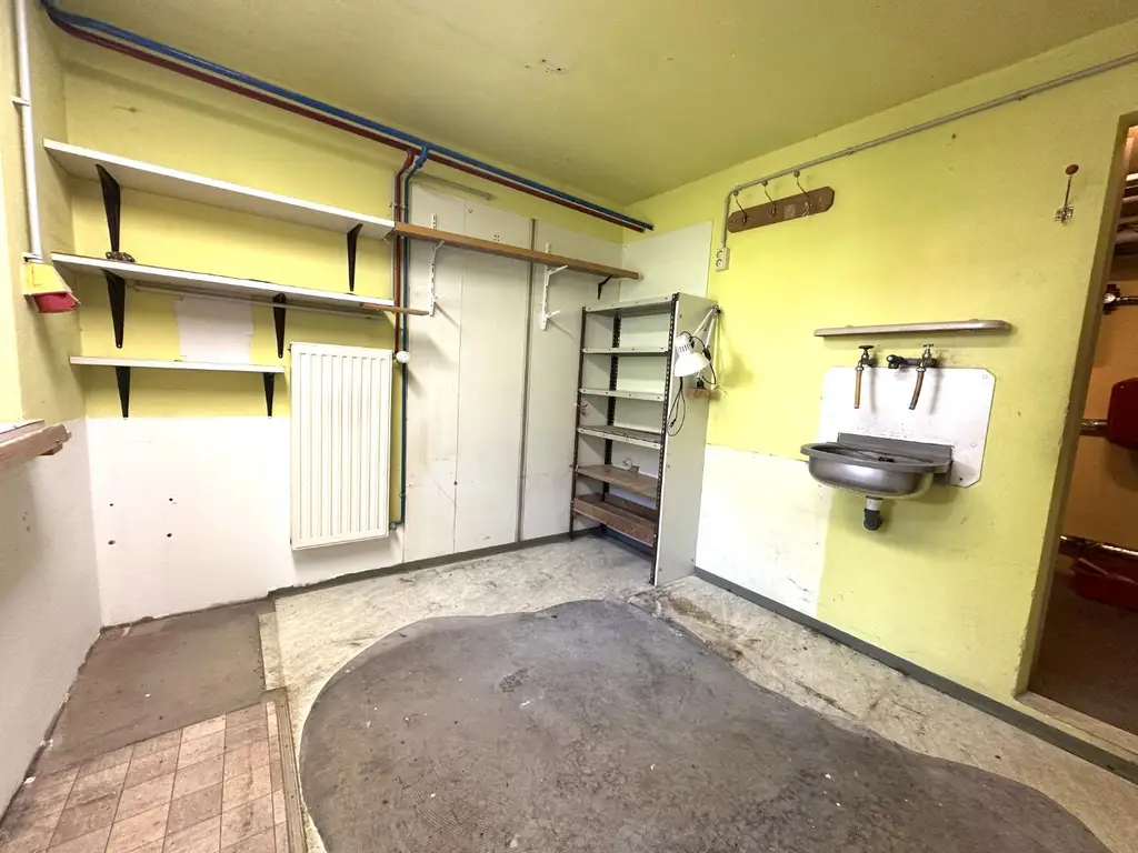 ***Idyllisches Ein- bis Zweifamilienhaus – Natur pur und sofort beziehbar !***