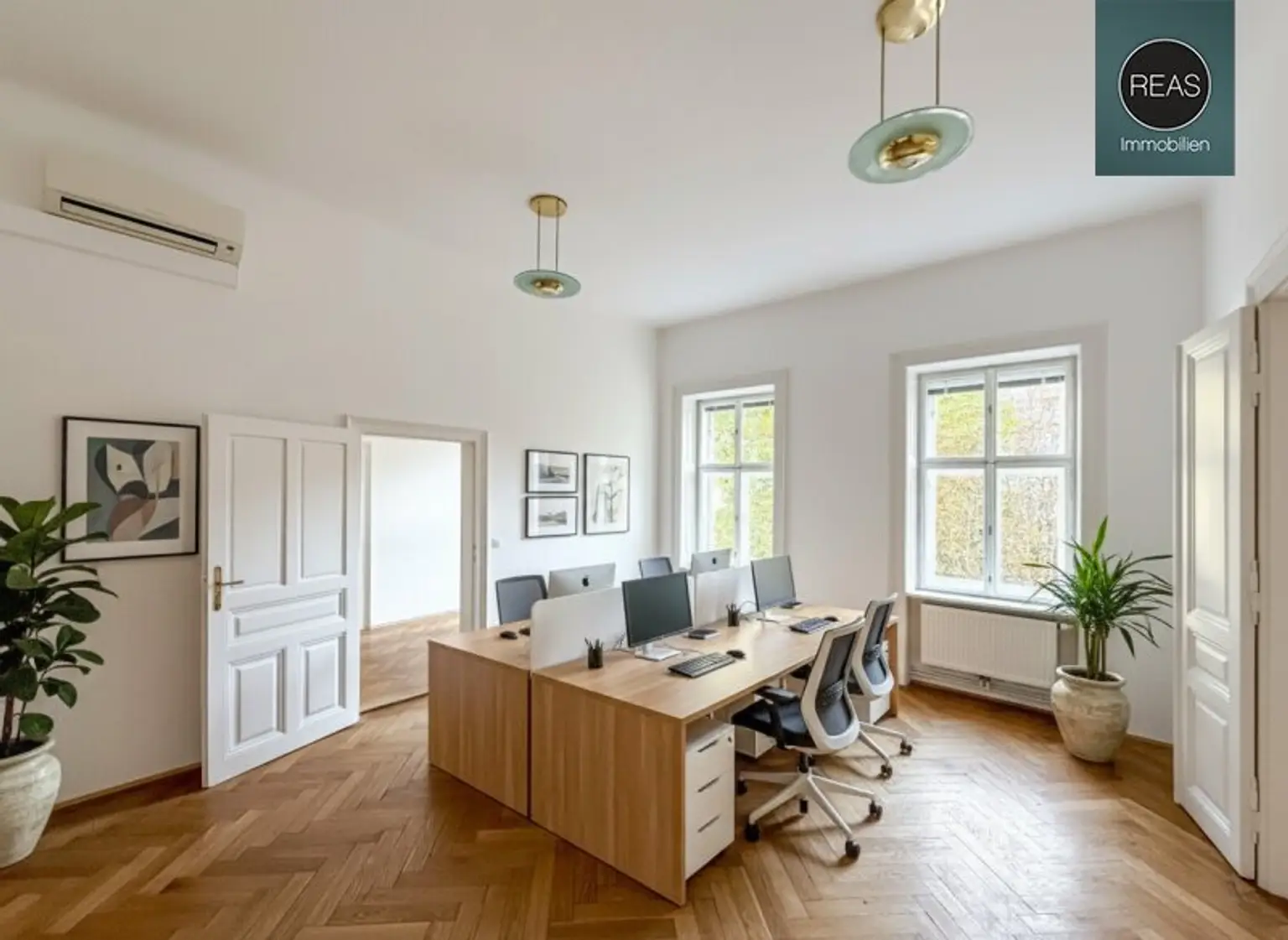 Klimatisiertes Büro bei neuer U5 Station! Repräsentatives Haus in bester Innenstadtlage bei der Votivkirche!