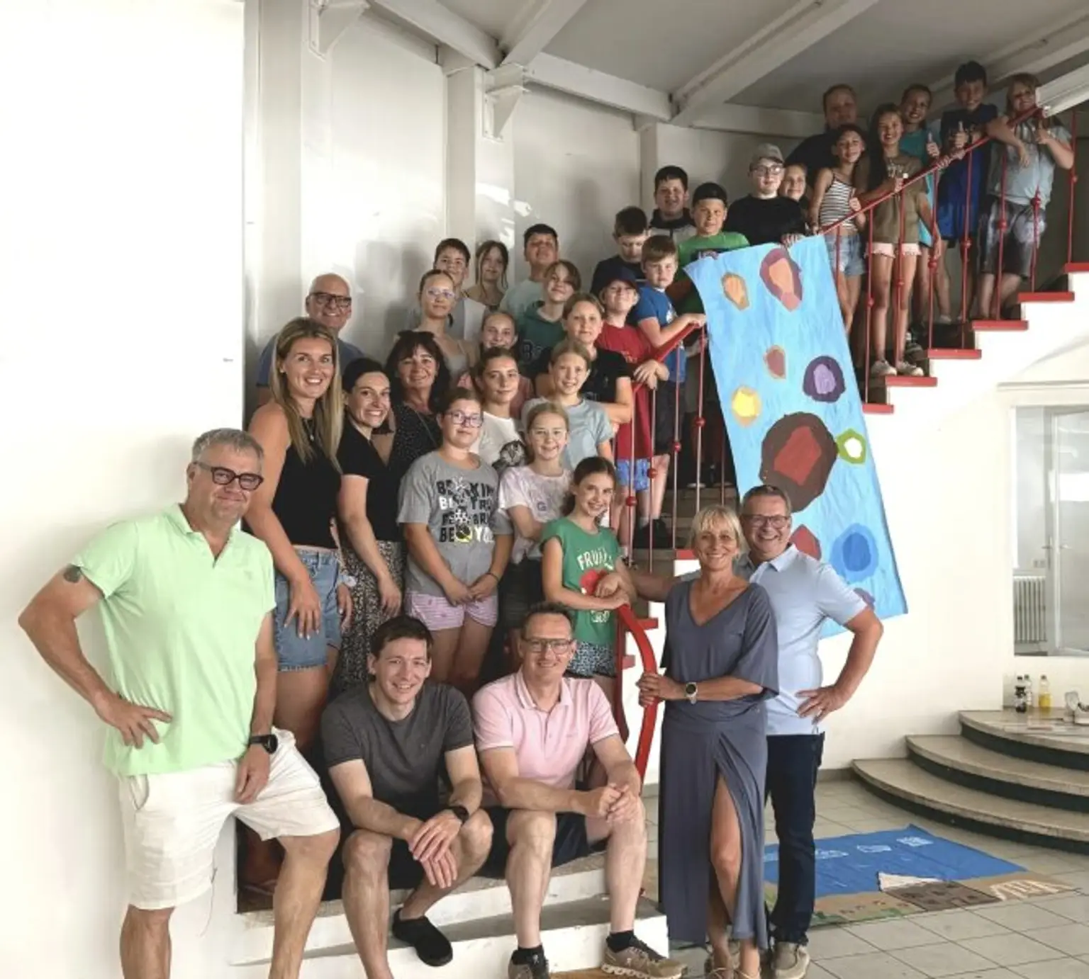 Ertragsobjekt mit 6 Einheiten und 3 Garagen-sehr gute Rendite!