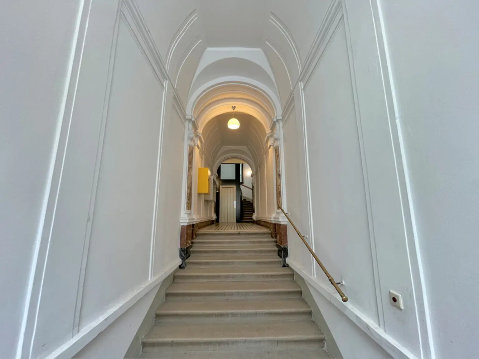 TOPLAGE - NÄHE AUGARTEN | PERFEKTE 5 ZIMMER | TRAUMHAFTER ALTBAU | U-BAHN NÄHE