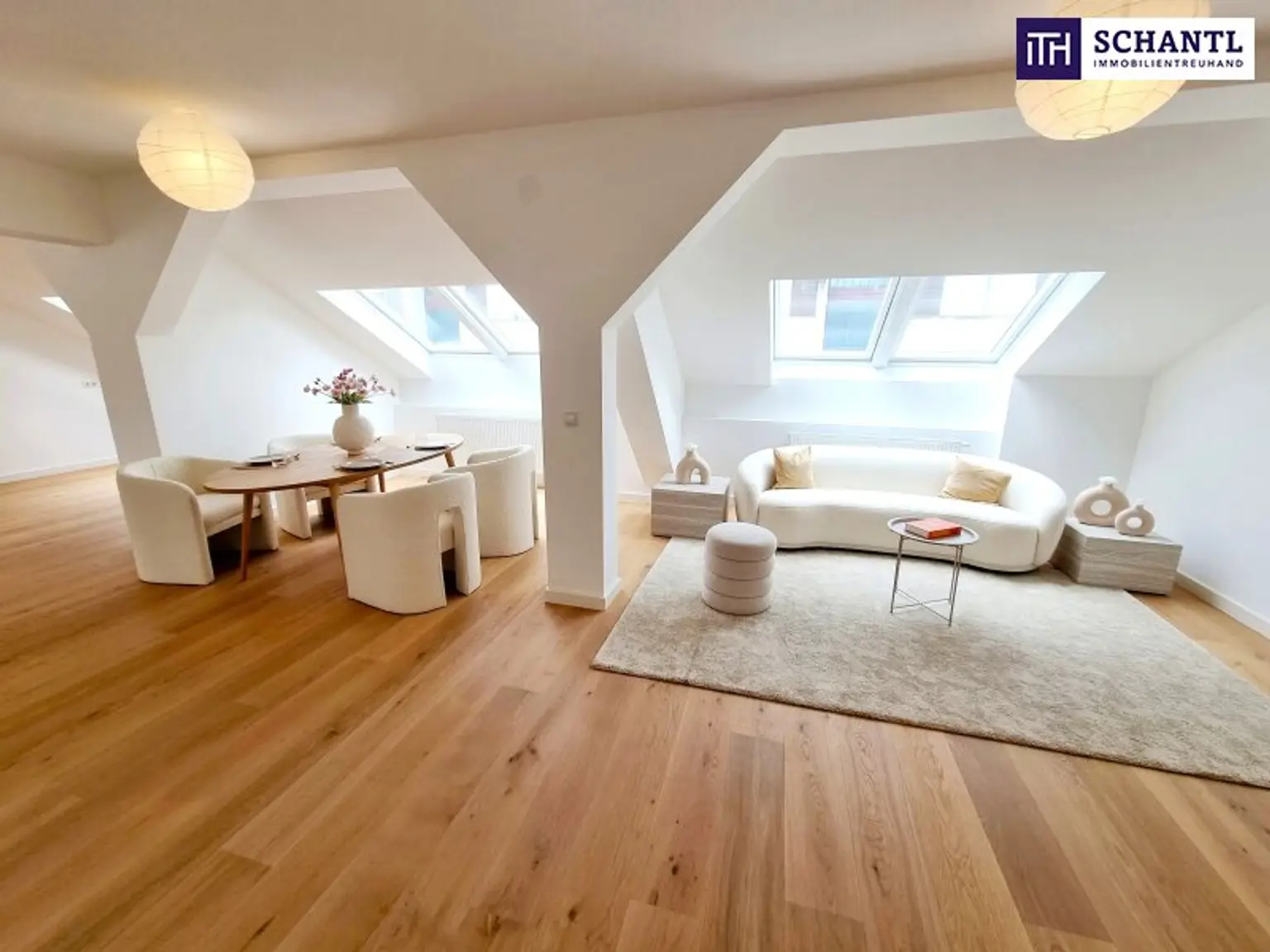 WOW! Stylischer Wohntraum im Dachgeschoss! Frisch saniert + Ruhelage + Traumhaftes Altbauhaus + Hofseitige Terrasse + U-Bahn ums Eck + Beste Infrastruktur und Anbindung!