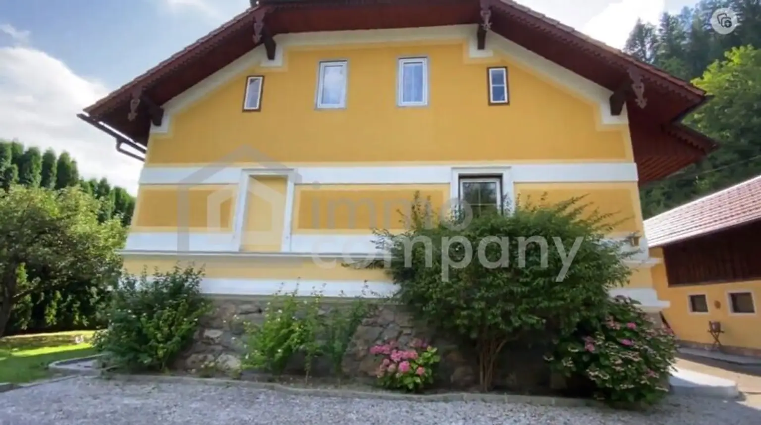 Elegantes Landhaus mit privatem Waldstück