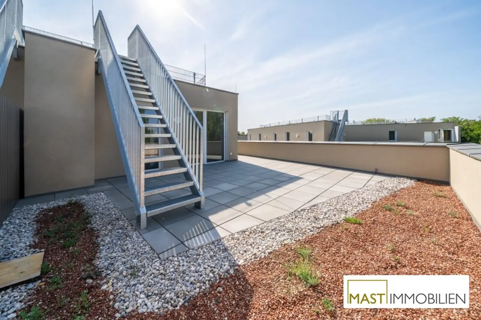 *Sommer 2025* Provisionsfreie 3-Zimmer Wohnung mit unglaublicher Terrasse und Dachterrasse!