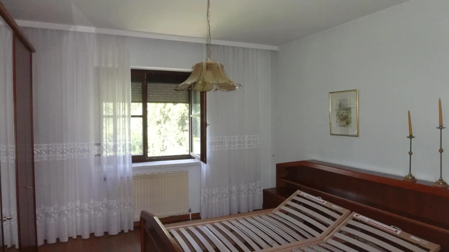Charmantes Einfamilienhaus auf großem Grund in ruhiger Lage !