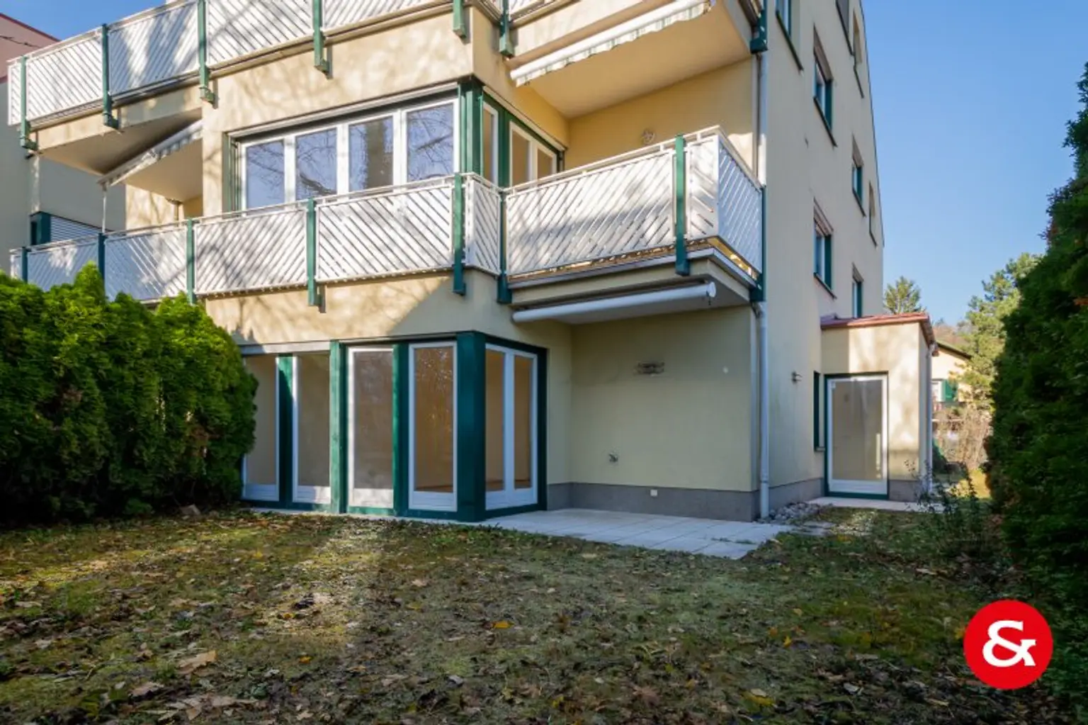 UNBEFRISTETE Gartenwohnung mit Garage in Grünruhelage!