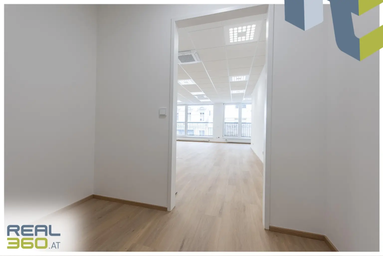 Generalsaniertes Büro mit Blick auf die Landstraße und PARKPLATZ!