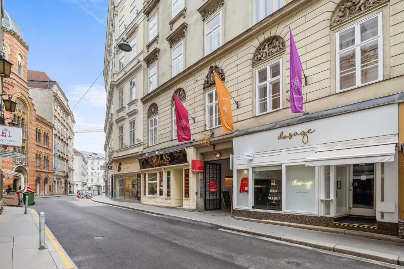 TRAUMHAFTE KLIMATISIERTE ALTBAUWOHNUNG MIT 2 BÄDERN UND BALKON - MÖBEL OPTIONAL