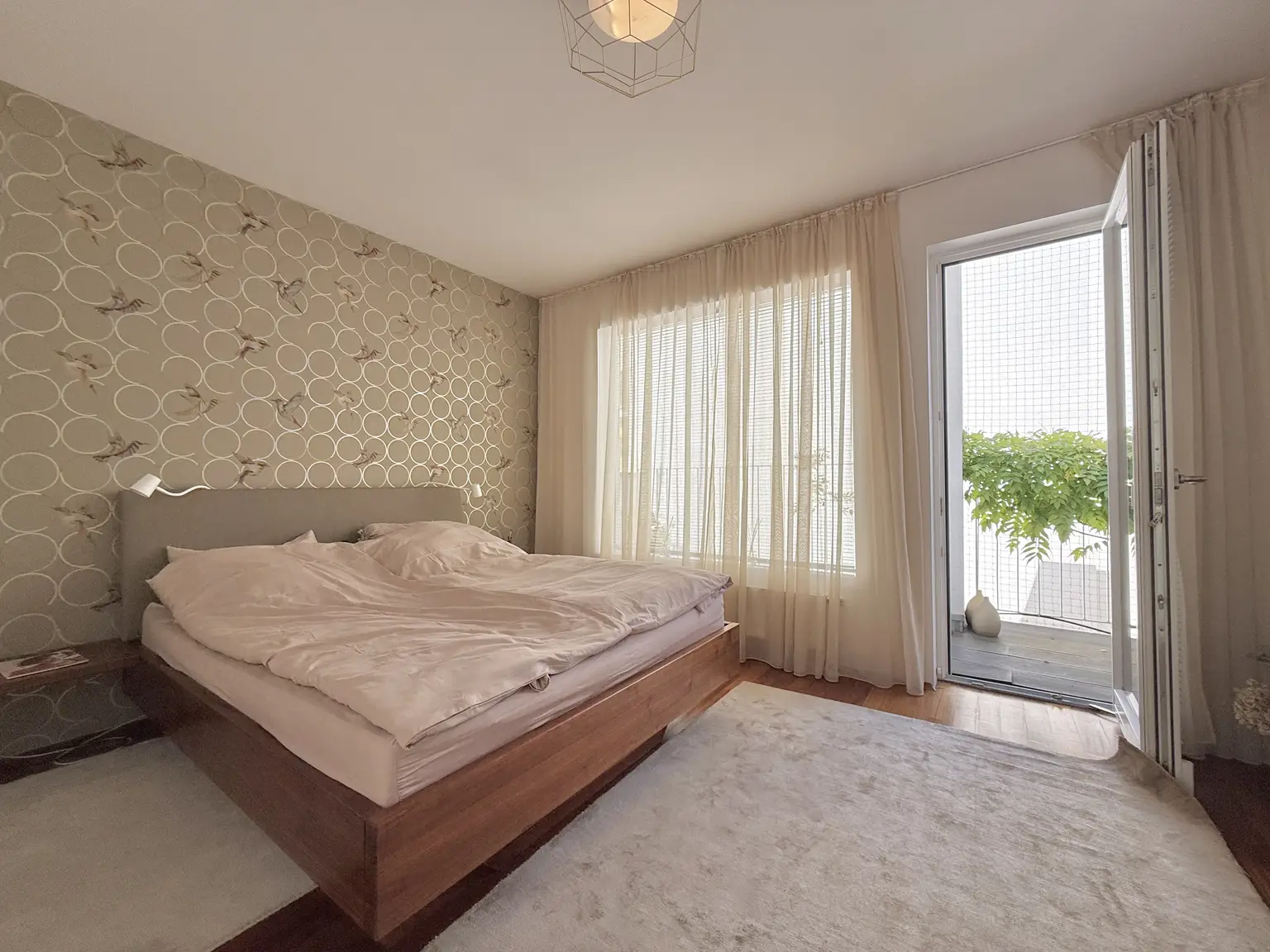 Grüner Dachgarten mit Blick über Wien I exklusive DG - Wohnung I Großzügige Fensterflächen mit Rollläden I Klimaanlage