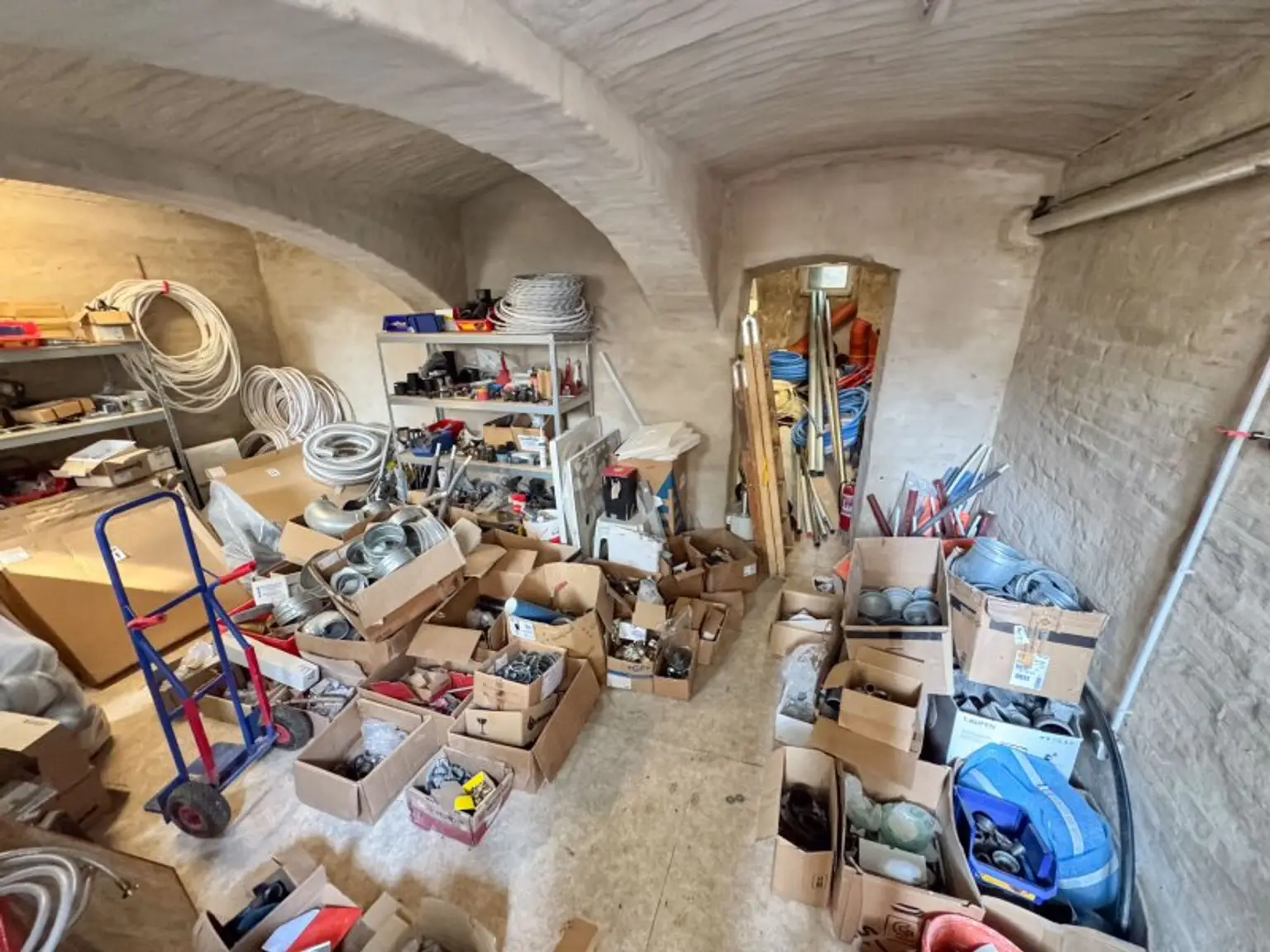 PROVISIONSFREI! Lager / Magazin mit 46,51 m2 Nutzfläche und Strassenzugang zu vermieten! Nahe Hannovermarkt!