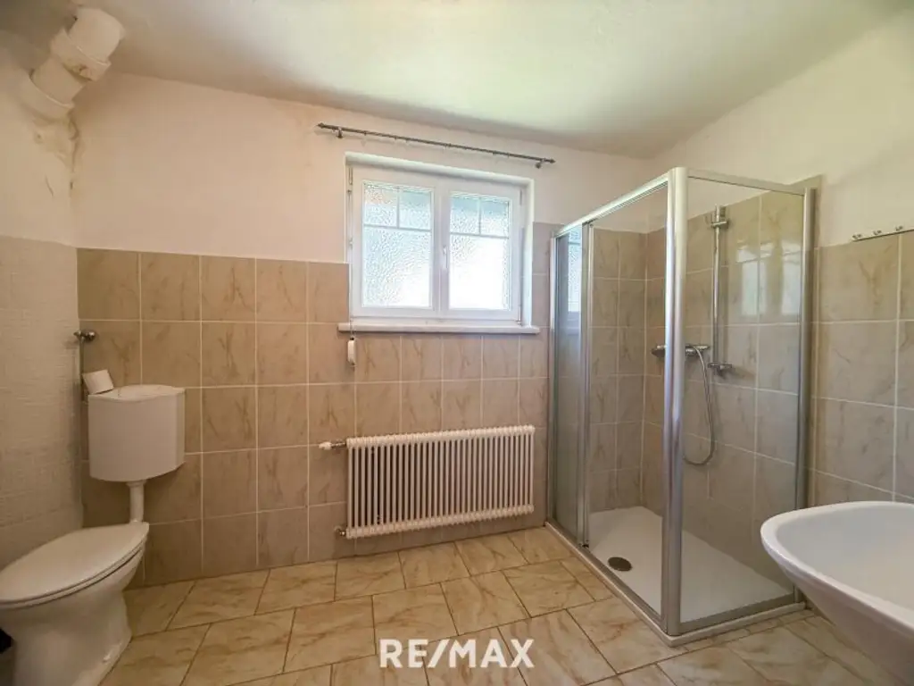 *** Gemeinschaftsprojekt oder Investment? Zwei Häuser, sechs Stellplätze, großes Grundstück in Toplage! ***