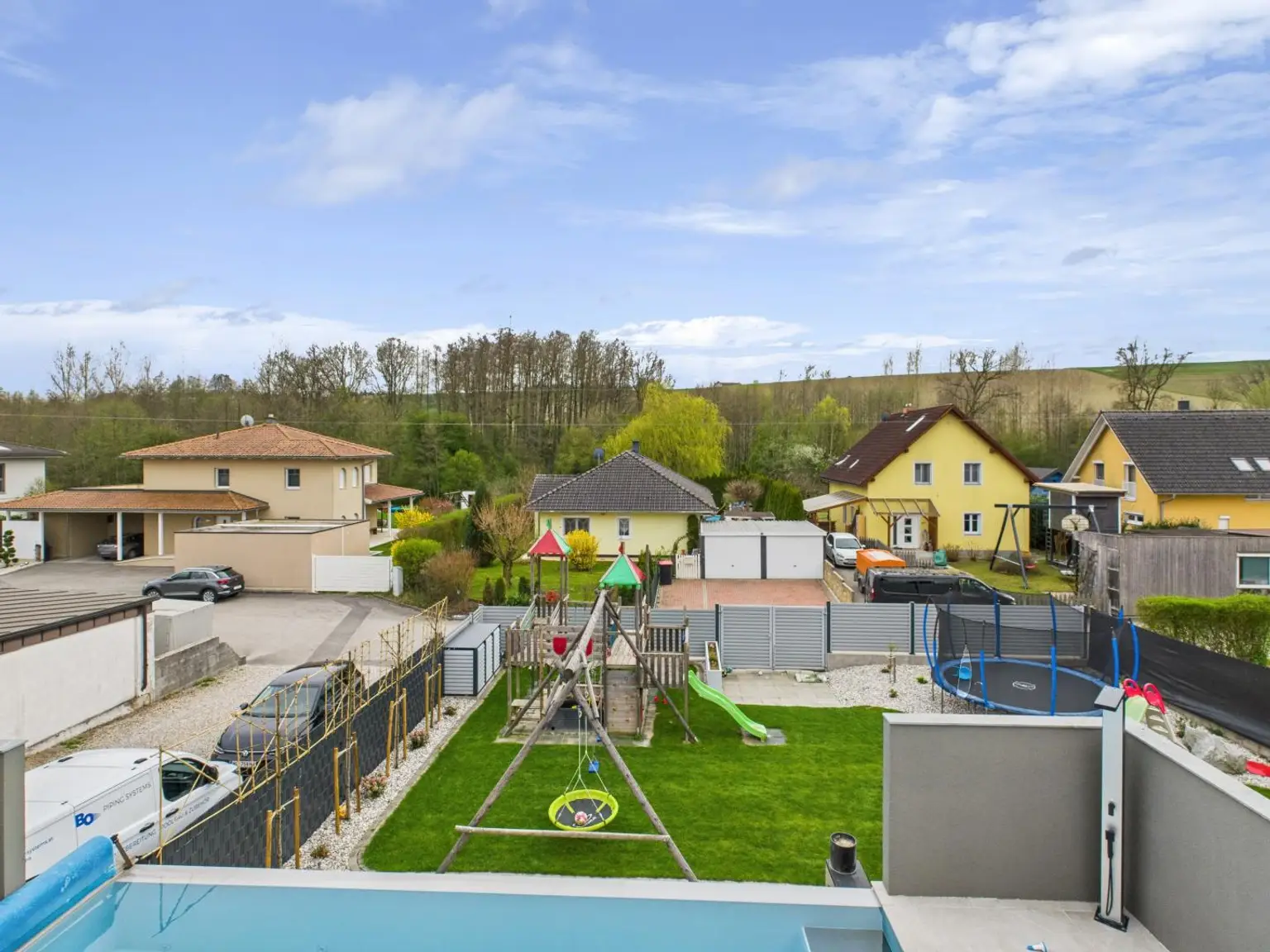 NÄHE WELS: Hochwertig modernisiertes Einfamilienhaus mit Traumgarten, Luxus - Poolanlage & smarter Haustechnik