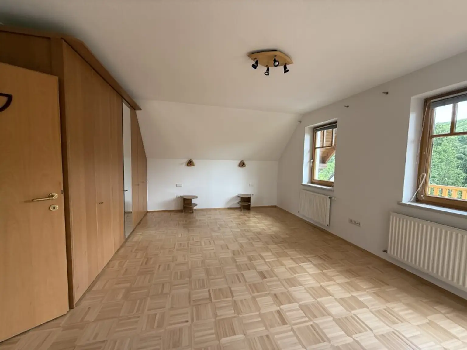 Möbliertes Einfamilienhaus mit Garten, Pool und Sauna