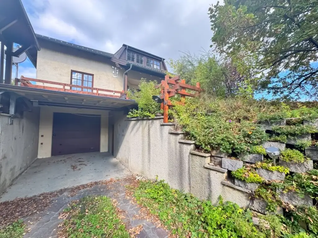 🏡 Großzügiges Einfamilienhaus mit Werkstattkeller, Garage & Terrasse in Stockerau mit Ausbaupotenzial!