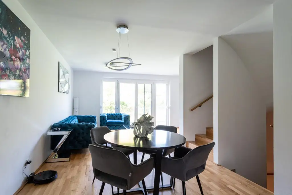 "Tolle Lage, Tolles Haus - LOBAU inkl. Autoabstellplatz"