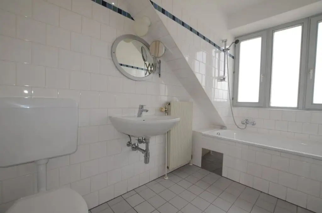 DG-Wohnung direkt beim Alten AKH