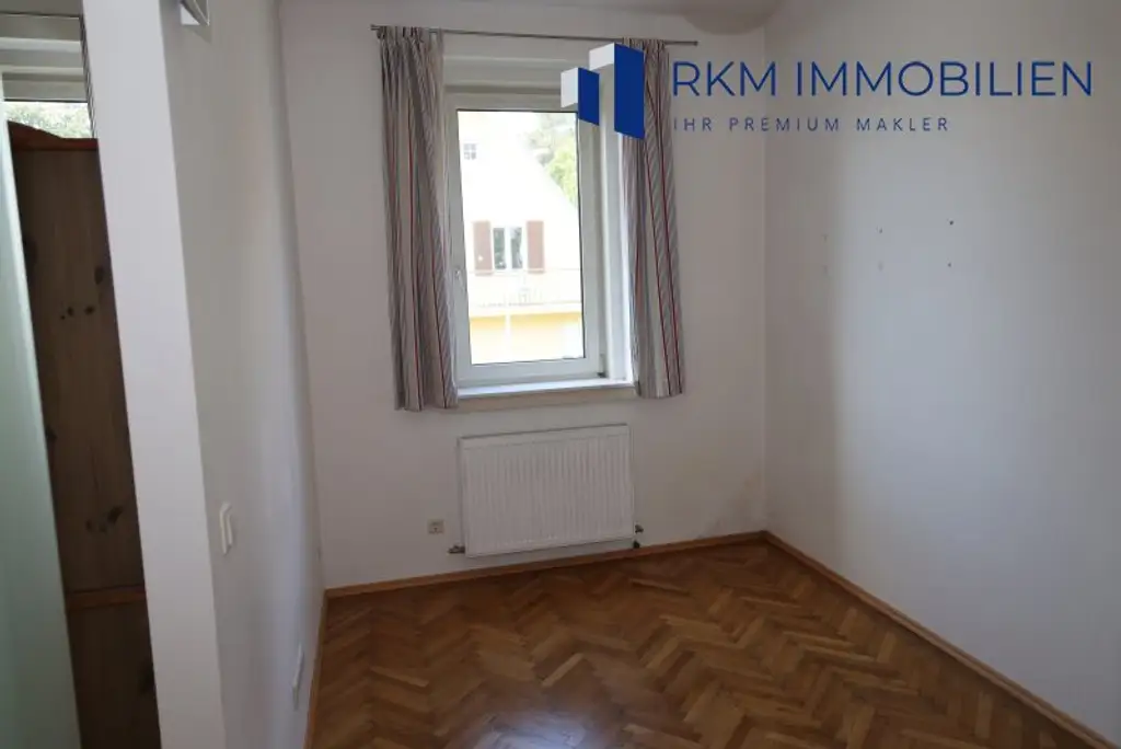 Traumhaftes Mehrfamilienhaus in Wien 1230: 9 Zimmer, Garten, Balkon und Garage - Ihr neues Zuhause!